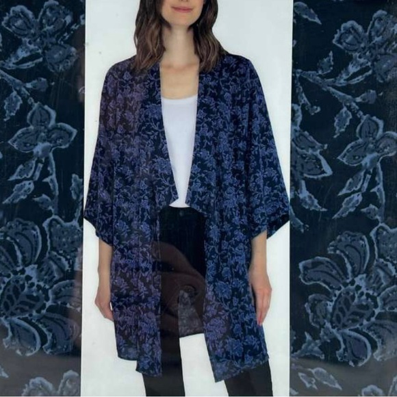 TAHARI Duster Kimono Flowing Navy Med Blue Floral 3/4 Slv Like-New Sz L XL - Picture 3 of 9